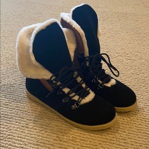 Winter Boots with Warm Fur Interior Rubber Soles